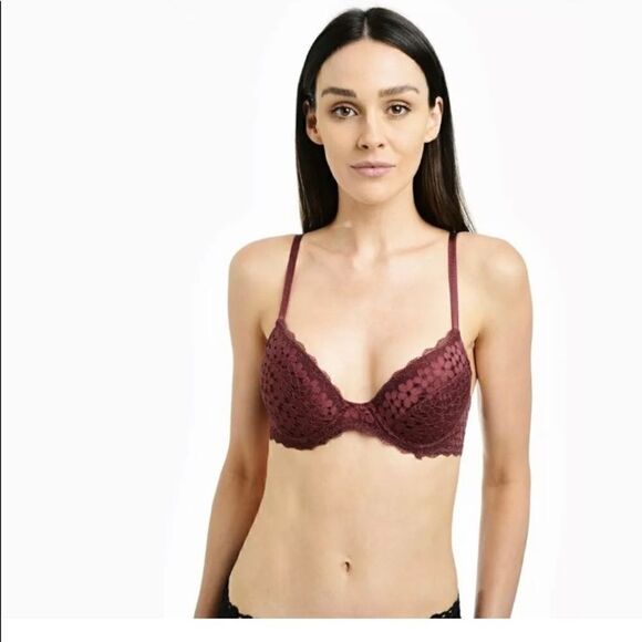 š„BCBāGenerationāWomenāsĀ satināandāLaceāDemiāBraāMultiple - Picture 2 of 6